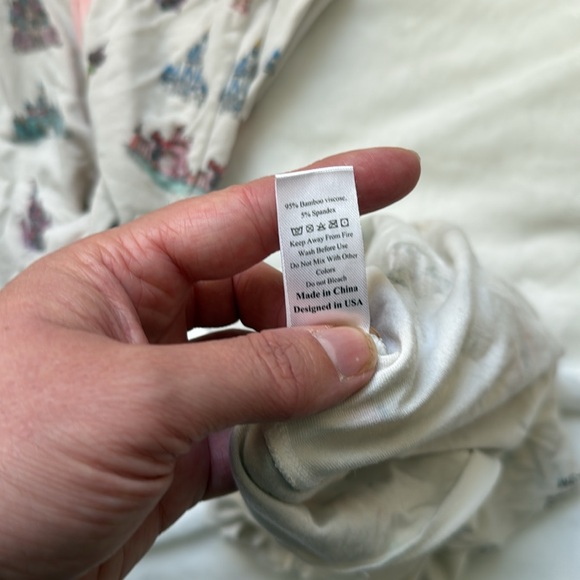 Little crowns and capes 0-3 month bamboo convertible sleepers - Picture 3 of 4